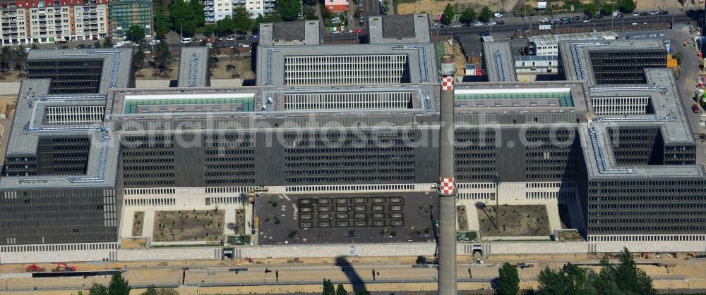 Berlin from the bird's eye view: View of the construction site to the new BND headquarters at Chausseestrass in the district Mitte. The Federal Intelligence Service (BND) builds on a 10 acre site for about 4,000 employees. It is built according to plans by the Berlin architects offices Kleihues + Kleihues