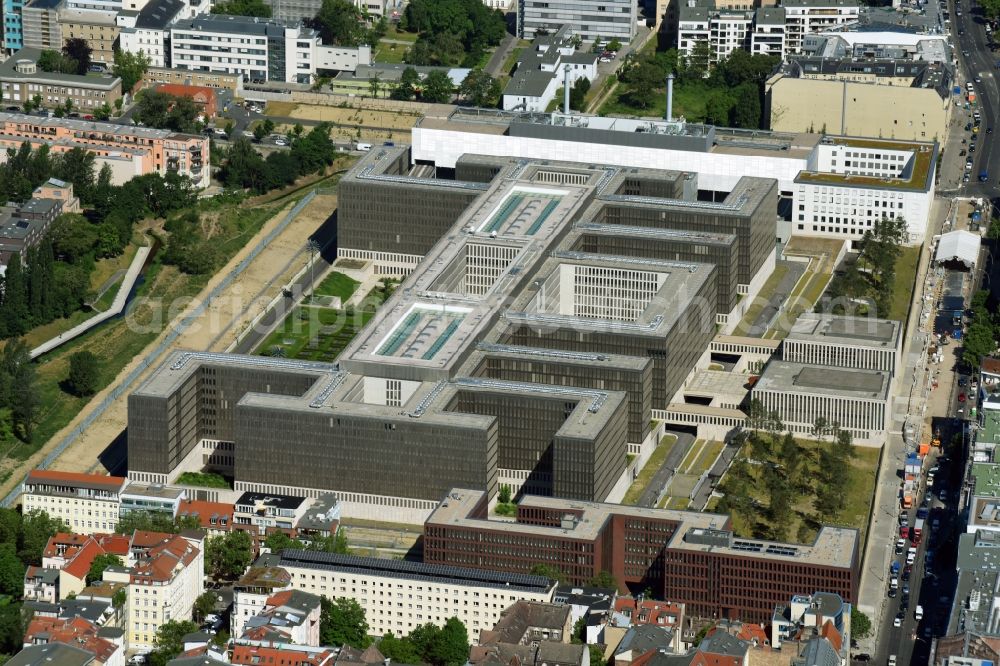 Berlin from above - Construction of BND headquarters on Chausseestrasse in the Mitte district of the capital Berlin. The Federal Intelligence Service (BND) built according to plans by the Berlin architectural firm Kleihues offices in the capital its new headquarters