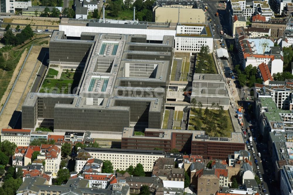 Aerial image Berlin - Construction of BND headquarters on Chausseestrasse in the Mitte district of the capital Berlin. The Federal Intelligence Service (BND) built according to plans by the Berlin architectural firm Kleihues offices in the capital its new headquarters