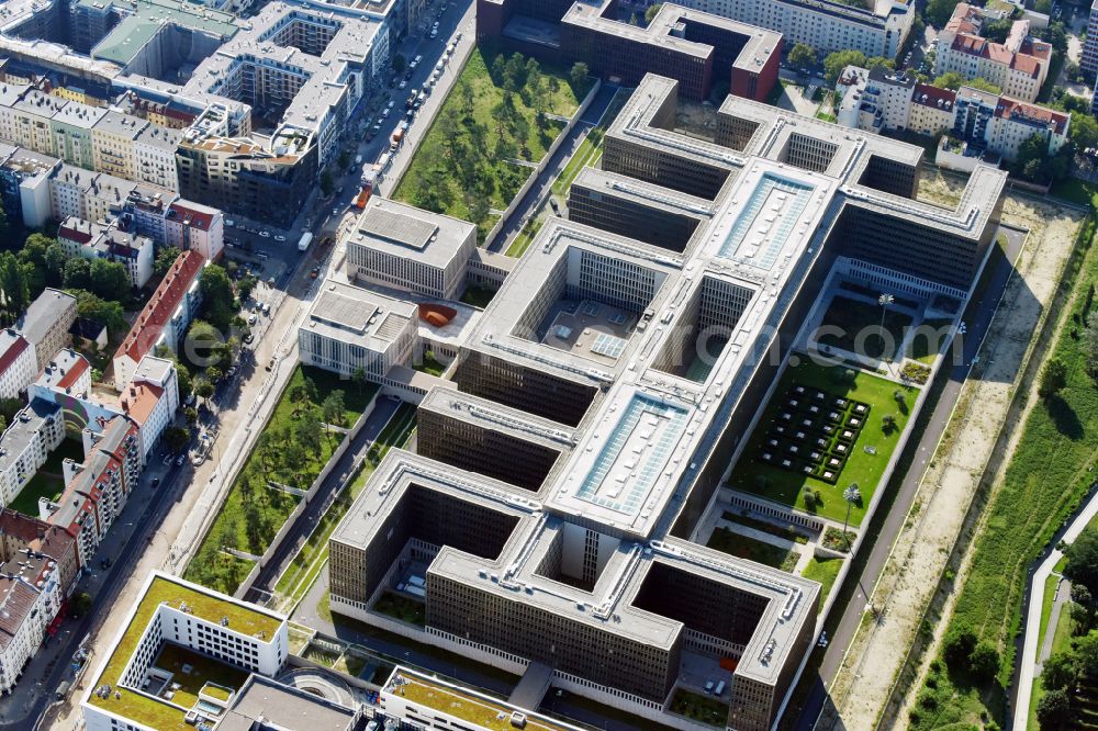 Aerial image Berlin - Construction of BND headquarters on Chausseestrasse in the Mitte district of the capital Berlin. The Federal Intelligence Service (BND) built according to plans by the Berlin architectural firm Kleihues offices in the capital its new headquarters