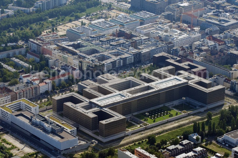 Aerial photograph Berlin - Construction of BND headquarters on Chausseestrasse in the Mitte district of the capital Berlin. The Federal Intelligence Service (BND) built according to plans by the Berlin architectural firm Kleihues offices in the capital its new headquarters