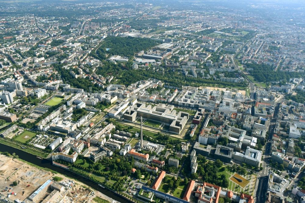 Berlin from the bird's eye view: Construction of BND headquarters on Chausseestrasse in the Mitte district of the capital Berlin. The Federal Intelligence Service (BND) built according to plans by the Berlin architectural firm Kleihues offices in the capital its new headquarters