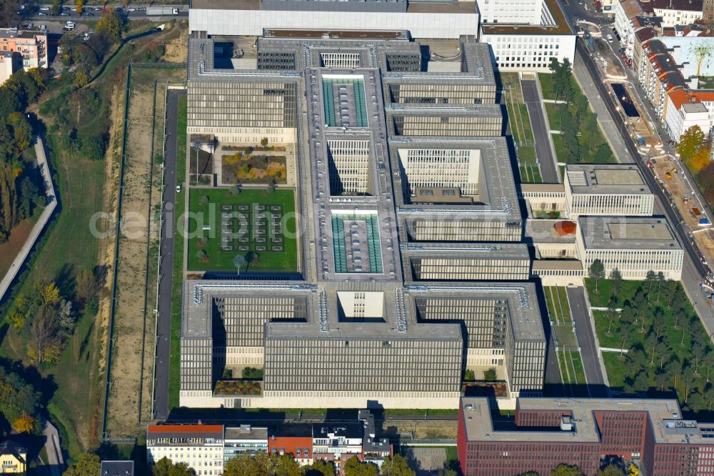 Berlin from the bird's eye view: Construction of BND headquarters on Chausseestrasse in the Mitte district of the capital Berlin. The Federal Intelligence Service (BND) built according to plans by the Berlin architectural firm Kleihues offices in the capital its new headquarters