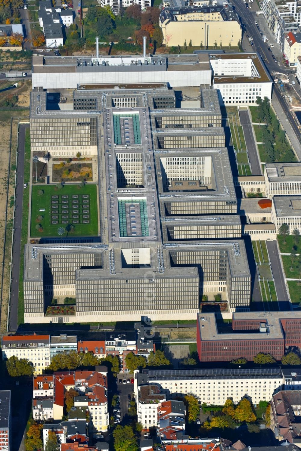 Aerial image Berlin - Construction of BND headquarters on Chausseestrasse in the Mitte district of the capital Berlin. The Federal Intelligence Service (BND) built according to plans by the Berlin architectural firm Kleihues offices in the capital its new headquarters