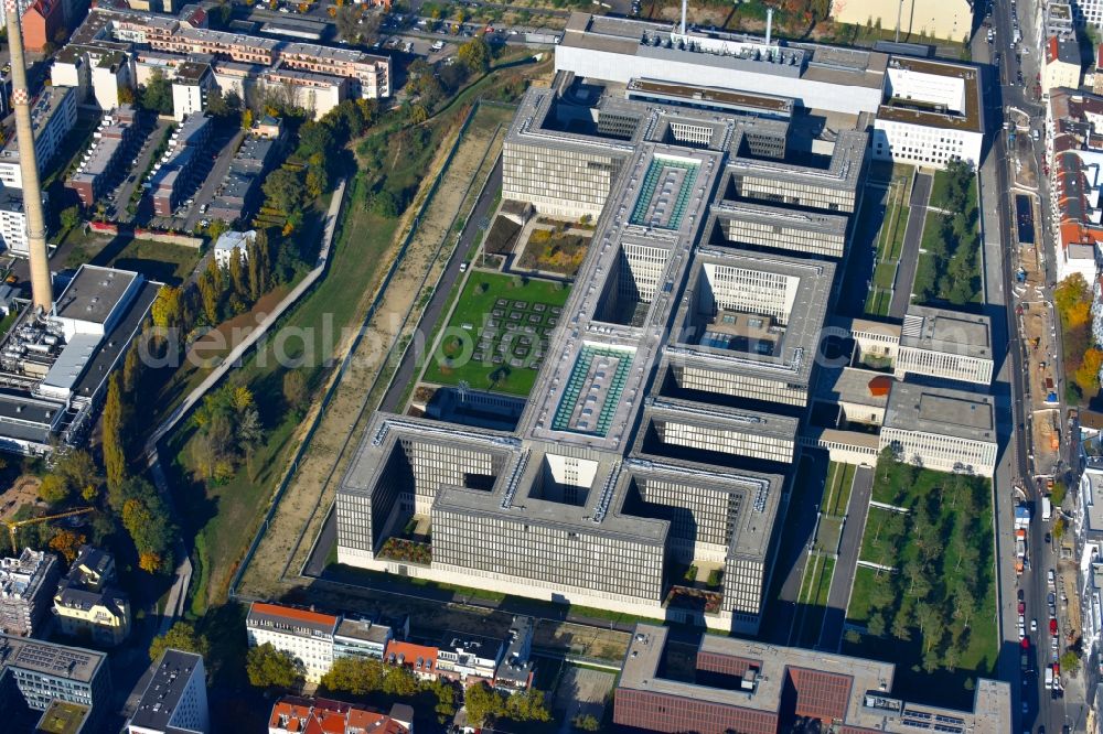 Berlin from above - Construction of BND headquarters on Chausseestrasse in the Mitte district of the capital Berlin. The Federal Intelligence Service (BND) built according to plans by the Berlin architectural firm Kleihues offices in the capital its new headquarters