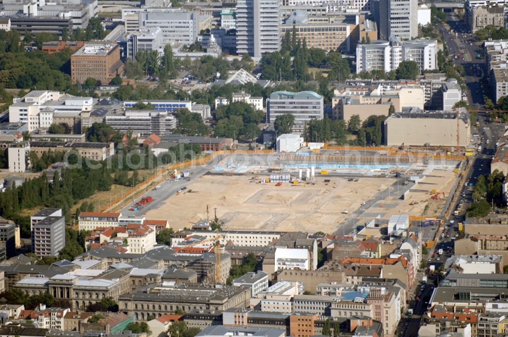 Berlin from above - Construction of BND headquarters on Chausseestrasse in the Mitte district of the capital Berlin. The Federal Intelligence Service (BND) built according to plans by the Berlin architectural firm Kleihues offices in the capital its new headquarters