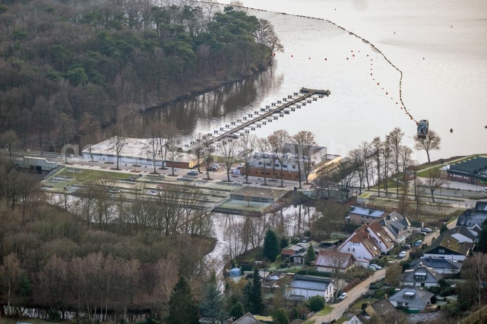 Haltern am See from the bird's eye view: Building of Bootshausgesellschaft Strandallee GmbH & CO. KG on Stadtmuehlenbucht on lake Muehlenbach in Haltern am See in the state North Rhine-Westphalia, Germany