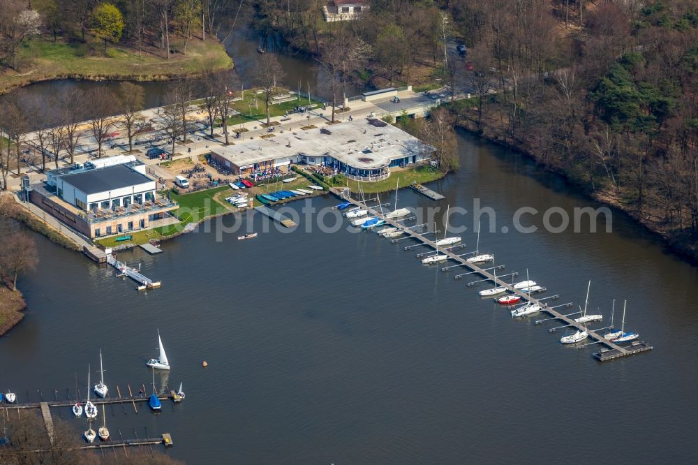 Aerial image Haltern am See - Building of Bootshausgesellschaft Strandallee GmbH & CO. KG on Stadtmuehlenbucht on lake Muehlenbach in Haltern am See in the state North Rhine-Westphalia, Germany