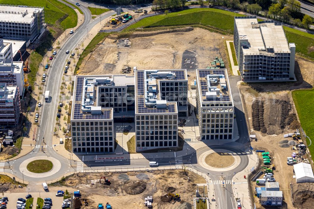 Aerial image Bochum - Office and commercial building ensemble at the O-Werk-Campus as a think tank with tech companies Viactiv and VMRay and Physec, VW Volkswagen Infotainment on the street Suttner-Nobel-Allee in the district of Laer in Bochum in the Ruhr area in the federal state of North Rhine-Westphalia, Germany