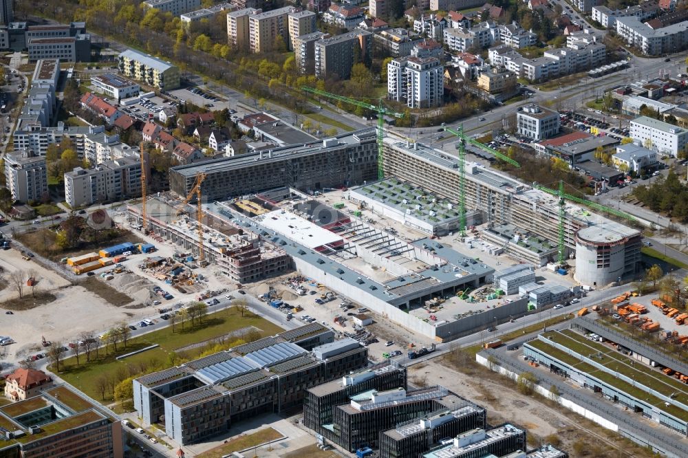 München from the bird's eye view: Construction site to build a new office and commercial building Hybrid.M on Georg-Brauchle-Ring - Emmy-Noether-Strasse in the district Moosach in Munich in the state Bavaria, Germany