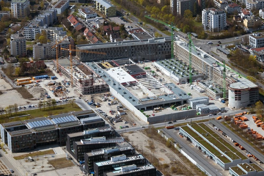 Aerial photograph München - Construction site to build a new office and commercial building Hybrid.M on Georg-Brauchle-Ring - Emmy-Noether-Strasse in the district Moosach in Munich in the state Bavaria, Germany