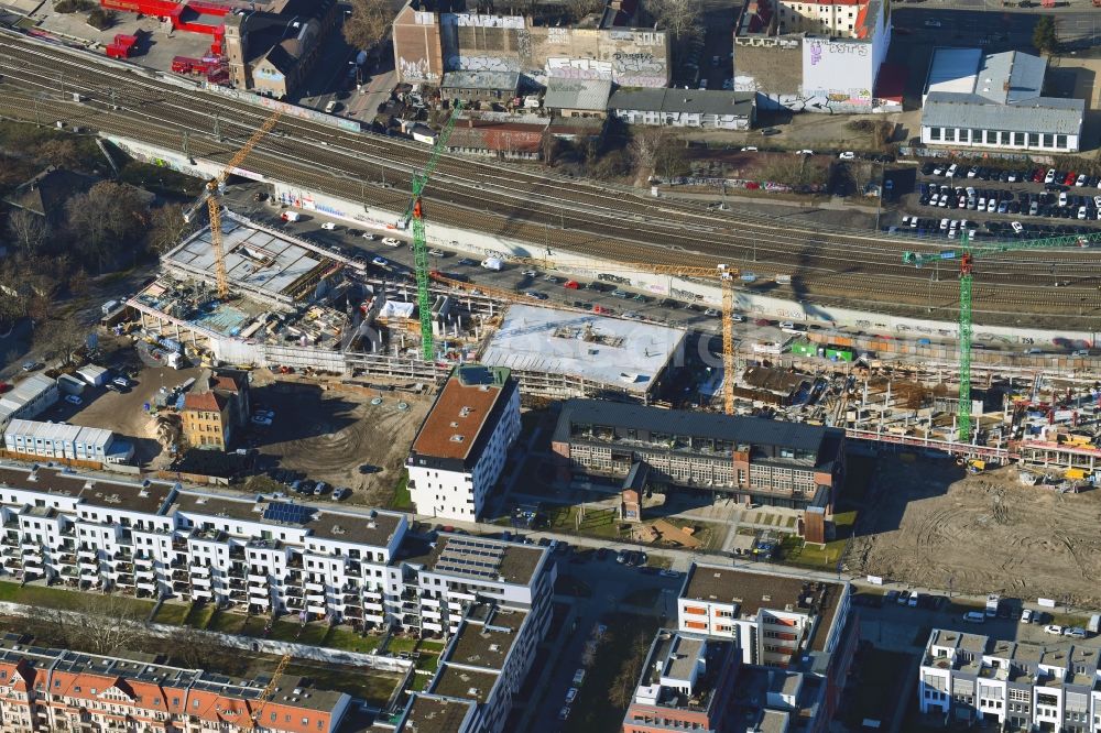 Aerial photograph Berlin - Construction site to build a new office and commercial building B:HUB on Kynaststrasse - Alt-Stralau in Berlin, Germany