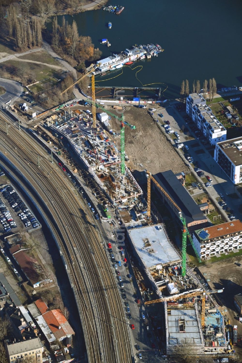 Aerial photograph Berlin - Construction site to build a new office and commercial building B:HUB on Kynaststrasse - Alt-Stralau in Berlin, Germany