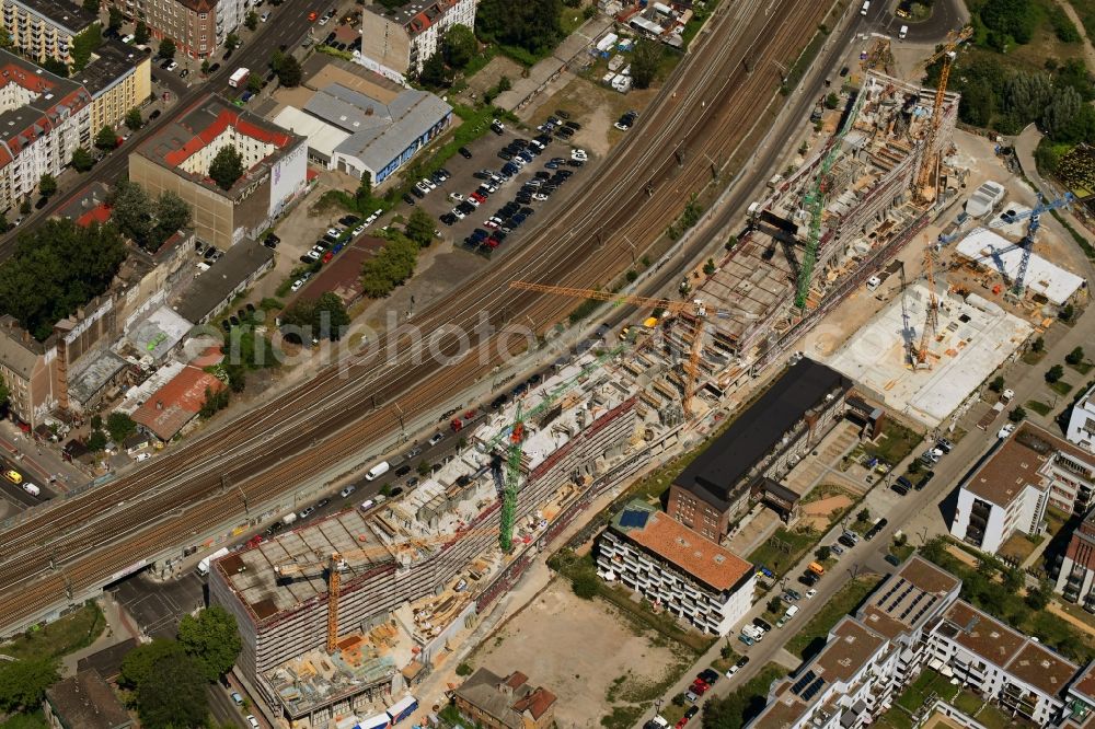 Berlin from the bird's eye view: Construction site to build a new office and commercial building B:HUB on Kynaststrasse - Alt-Stralau in Berlin, Germany