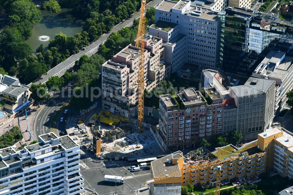 Aerial image Berlin - Construction site to build a new office and commercial building on Budapester Strasse corner Kurfuerstenstrasse in the district Tiergarten in Berlin, Germany