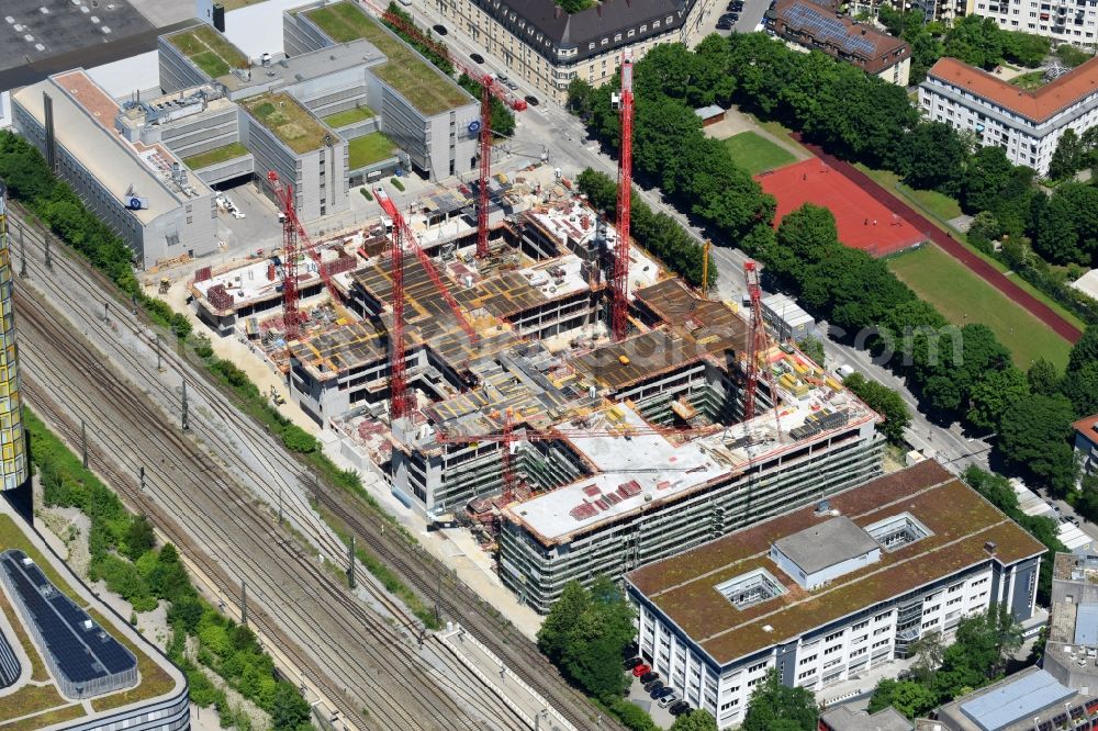 München from the bird's eye view: Construction site to build a new office and commercial building of TUeV SUeD AG on Ridlerstrasse in the district Schwanthalerhoehe in Munich in the state Bavaria, Germany