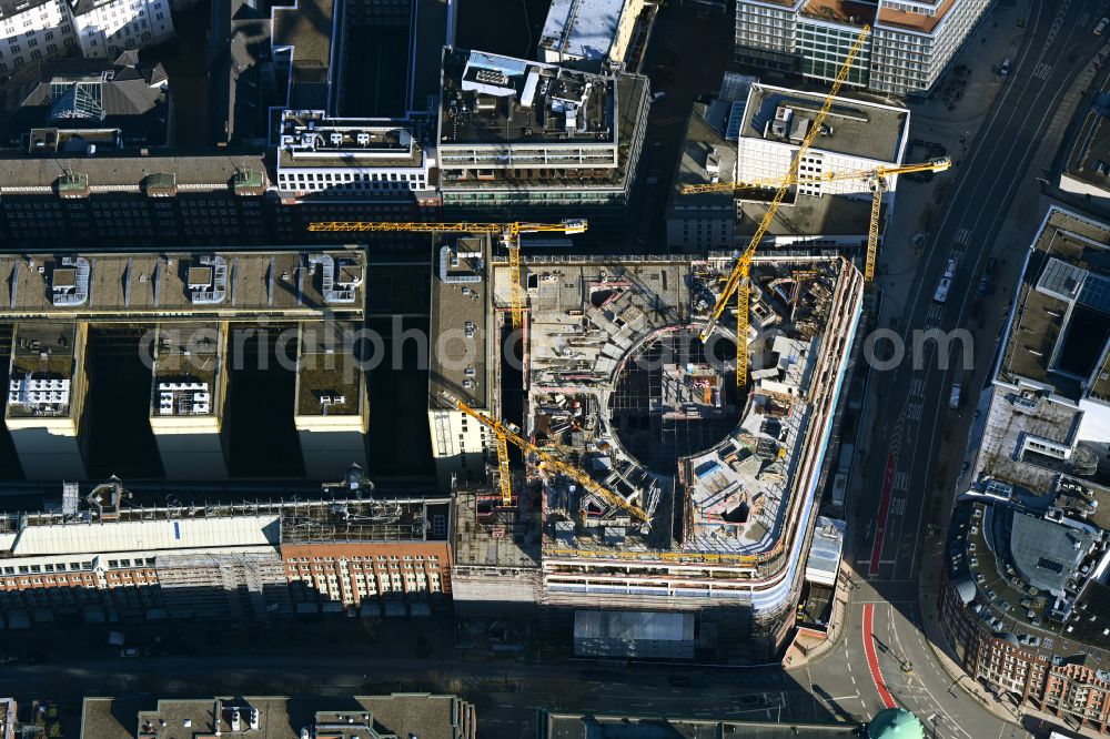 Hamburg from the bird's eye view: Construction site to build a new office and commercial building Dammtorstrasse - corner of Valentinskamp Deutschlandhaus in Hamburg, Germany