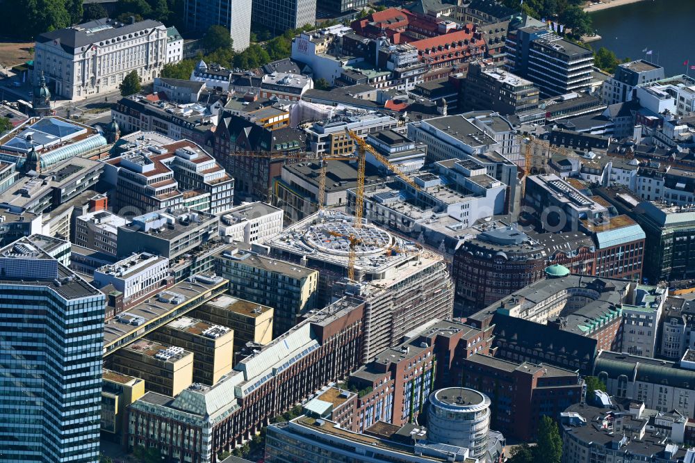 Hamburg from the bird's eye view: Construction site to build a new office and commercial building Dammtorstrasse - corner of Valentinskamp Deutschlandhaus in Hamburg, Germany