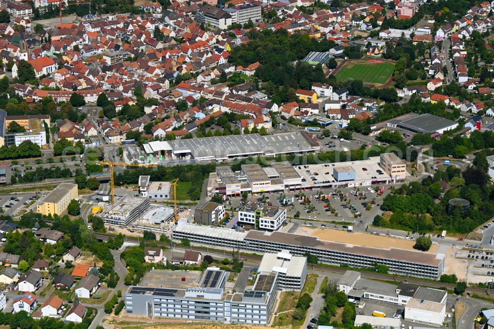 Bretten from above - Construction site for the new construction of an office and commercial building next to the newly built multi-storey car park on Edisonstrasse Carl-Benz-Strasse in Bretten in the state Baden-Wuerttemberg, Germany