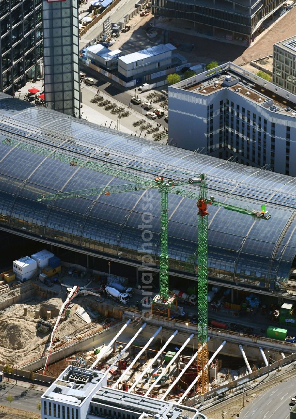 Aerial photograph Berlin - Construction site to build a new office and commercial building and Hotel EDGE Grand Central Berlin on Clara-Jaschke-Strasse corner Invalidenstrasse in the district Moabit in Berlin, Germany