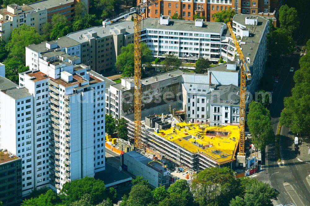 Aerial photograph Berlin - Construction site to build a new office and commercial building of HYP-Zentrale on Budapester Strasse - Luetzowstrasse in Berlin, Germany