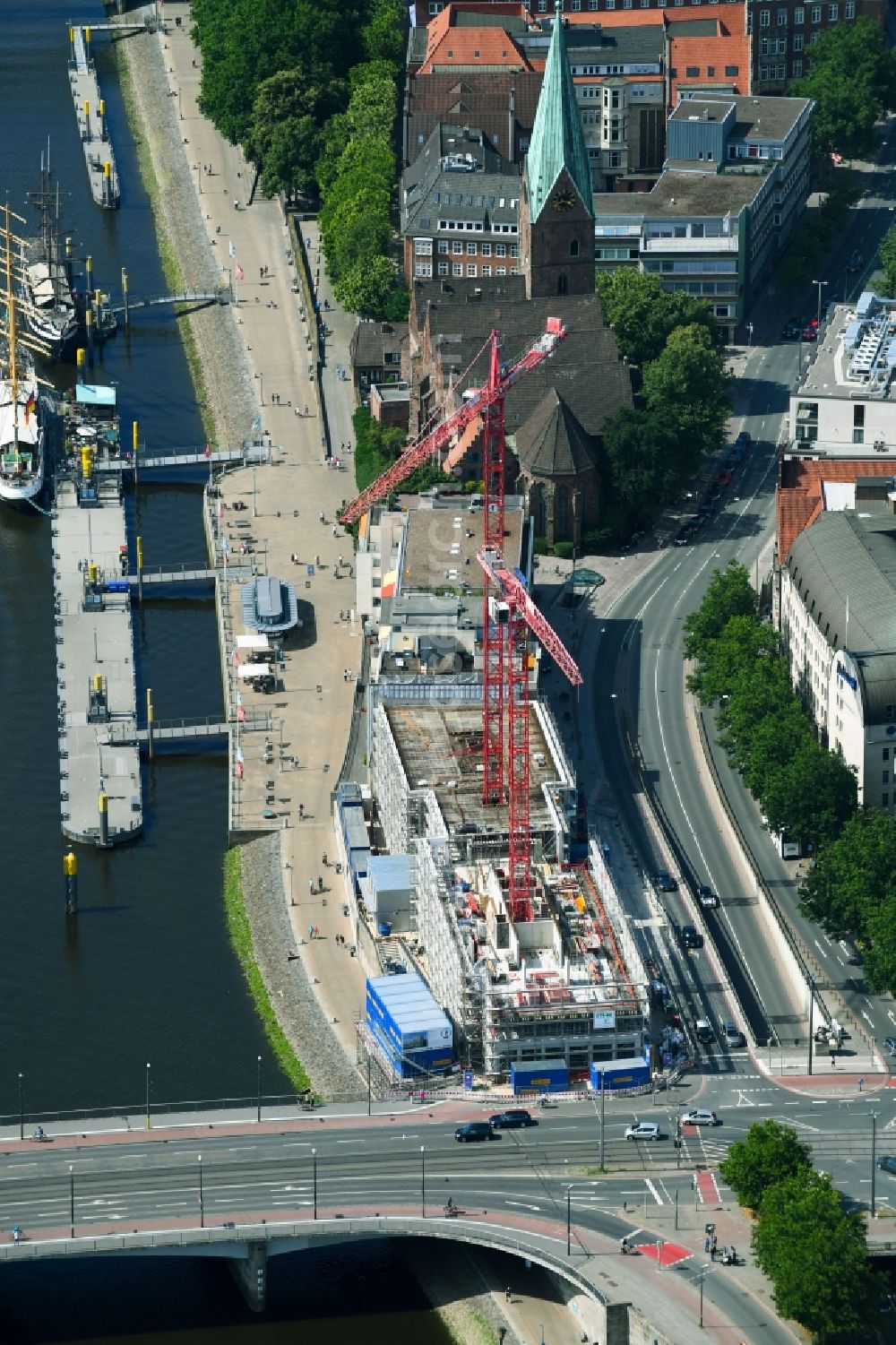 Aerial photograph Bremen - Construction site to build a new office and commercial building of Kuehne + Nagel (AG & Co.) KG on Martinistrasse in Bremen, Germany