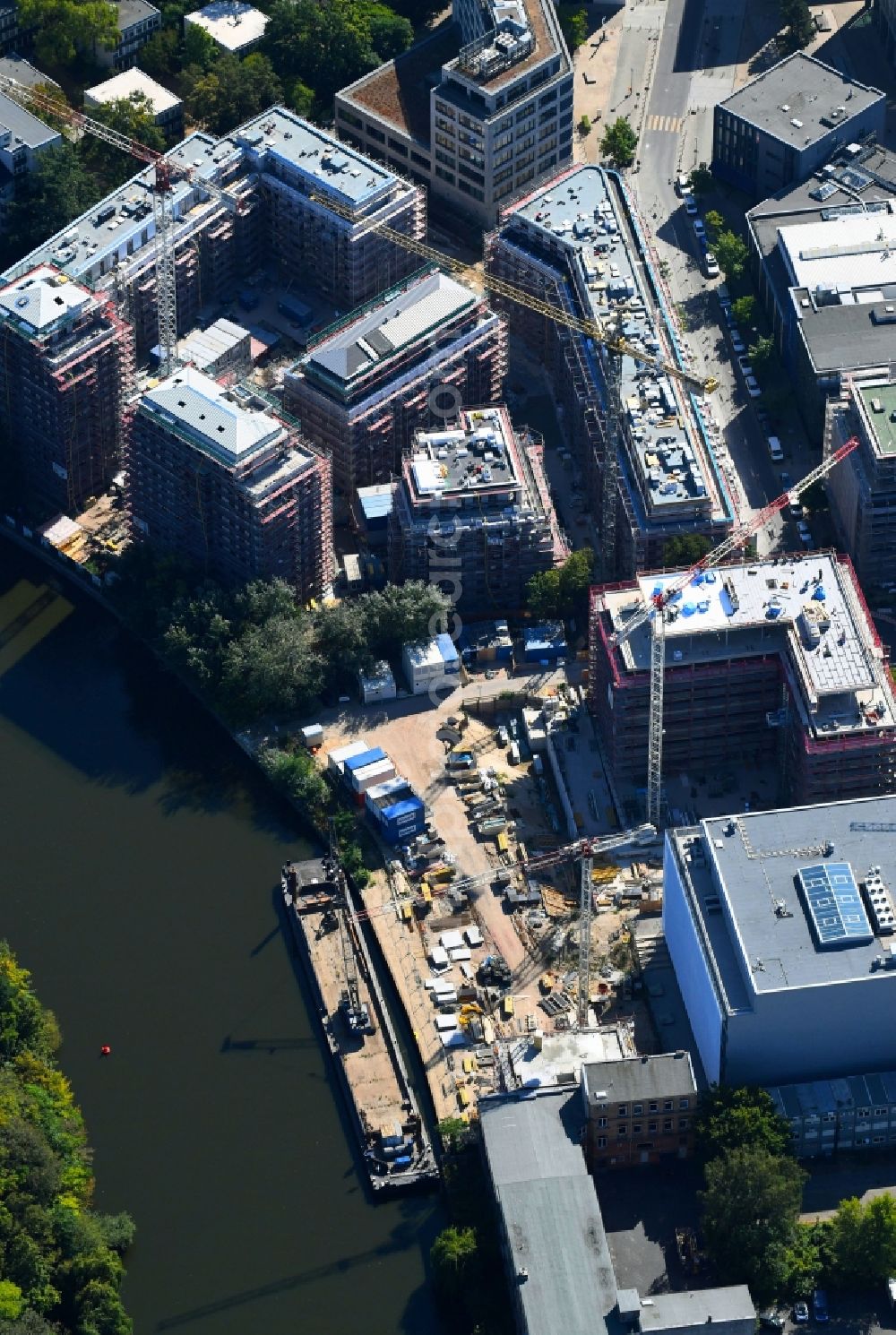 Aerial image Berlin - Construction site to build a new office and commercial building THE KNEE on Gutenbergstrasse - Englische Strasse in Berlin, Germany