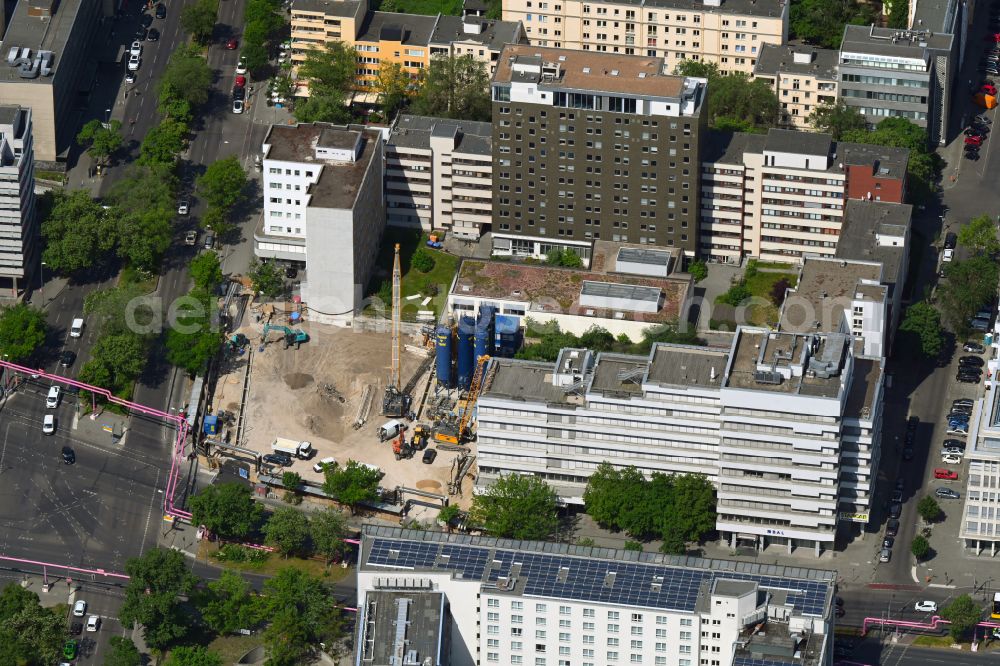 Berlin from the bird's eye view: Construction site to build a new office and commercial building on Kurfuerstenstrasse in the district Tiergarten in Berlin, Germany