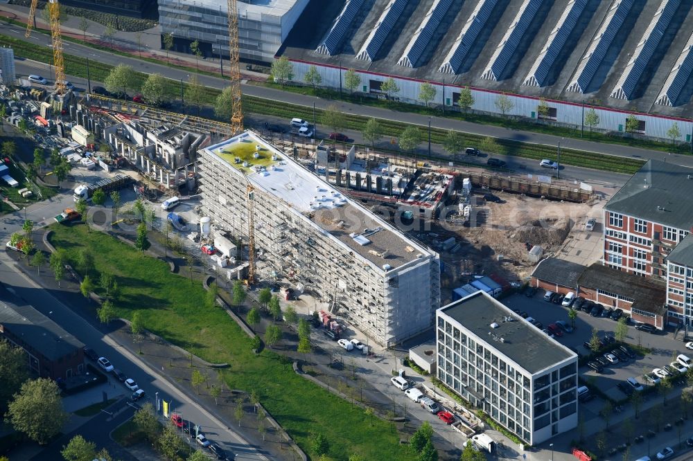 Aerial photograph Bremen - Construction site to build a new office and commercial building Justus Grosse GmbH Auf of Muggenburg in Bremen, Germany