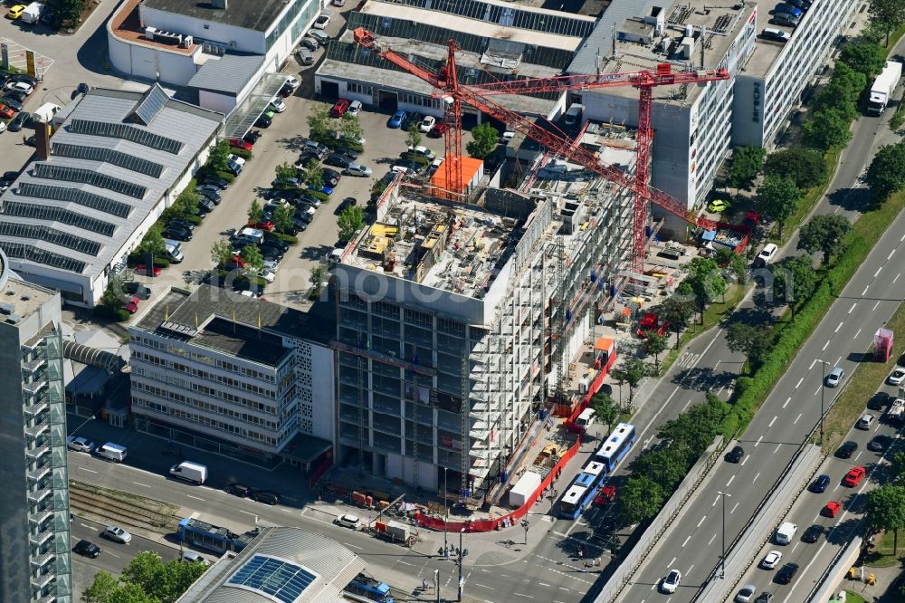 Aerial photograph München - Construction site to build a new office and commercial building of PHOENIX Real Estate Development GmbH on Trappentreustrasse in the district Schwanthalerhoehe in Munich in the state Bavaria, Germany