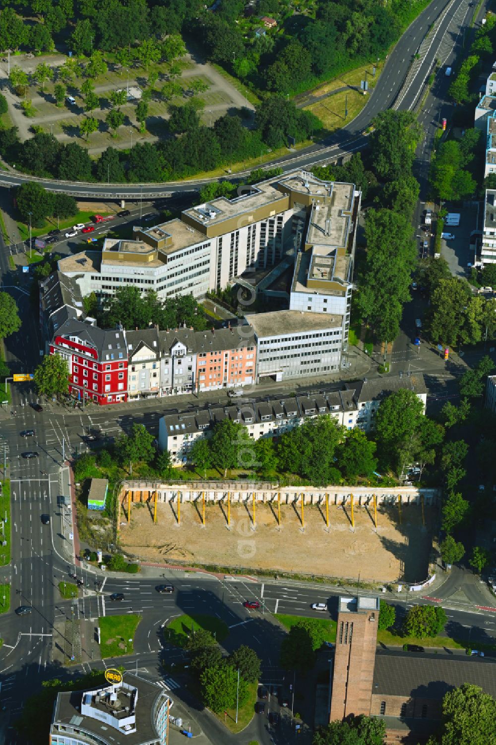 Düsseldorf from above - Construction site to build a new office and commercial building PULSAR on street Heinrichstrasse - Moersenbroicher Ei in the district Moersenbroich in Duesseldorf at Ruhrgebiet in the state North Rhine-Westphalia, Germany