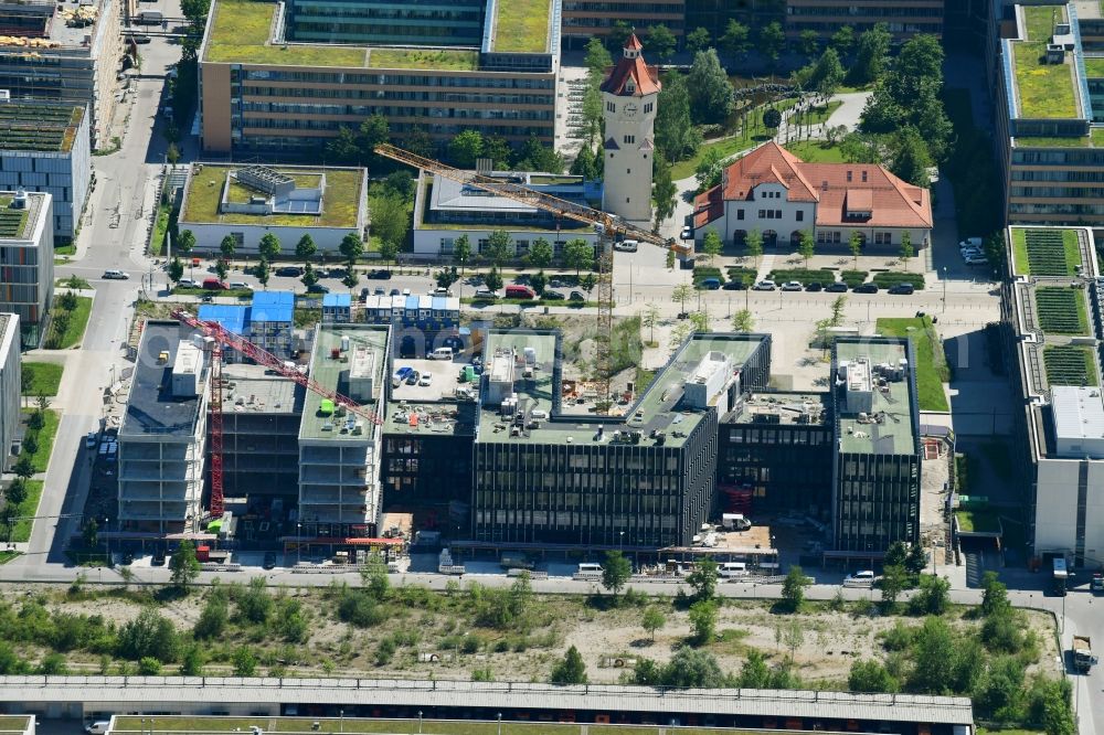 München from the bird's eye view: Construction site to build a new office and commercial building QUBES on Agnes-Pockels-Bogen in the district Moosach in Munich in the state Bavaria, Germany