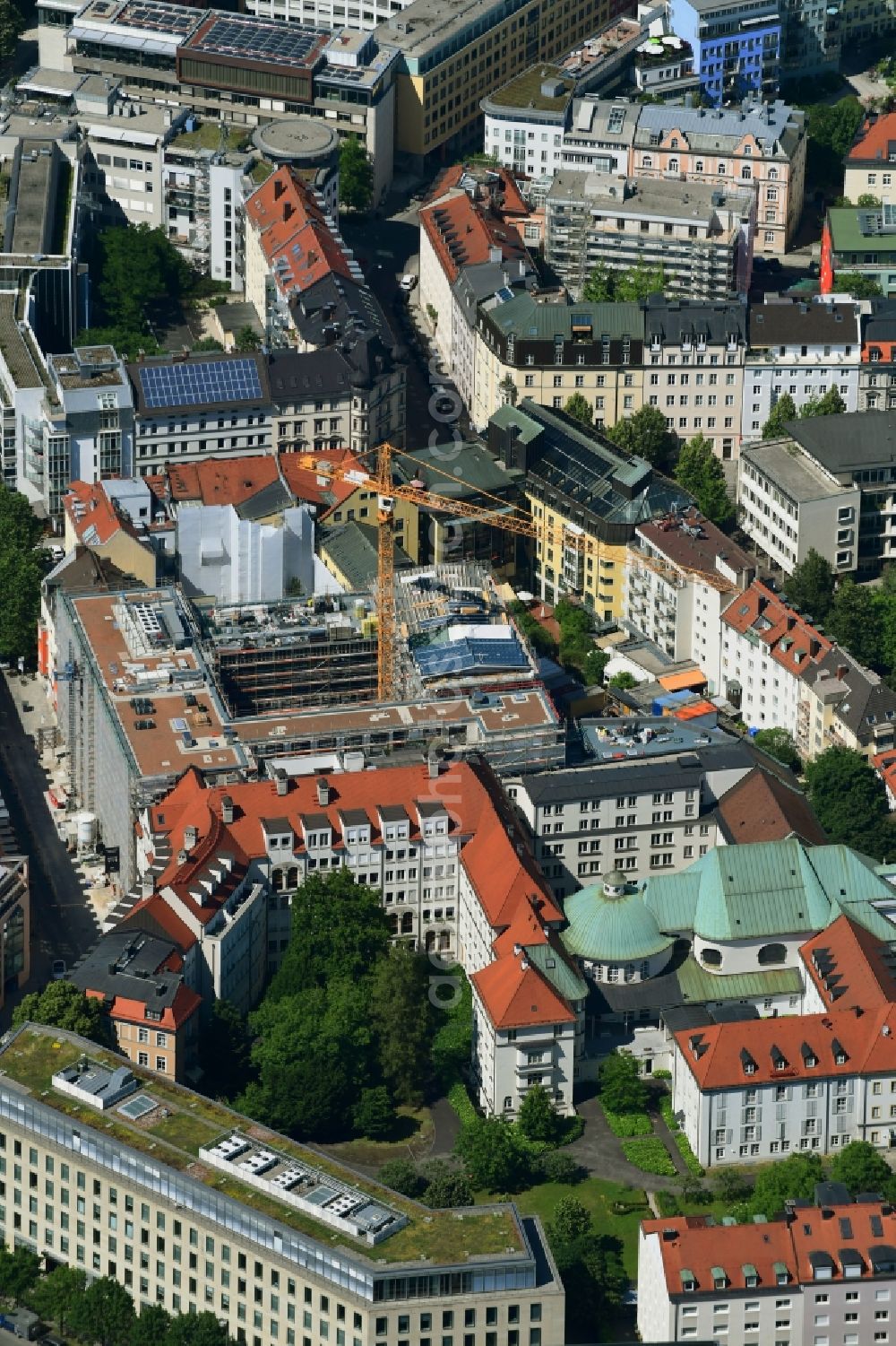 Aerial image München - Construction site to build a new office and commercial building SEITZ 8 on Seitzstrasse in Munich in the state Bavaria, Germany