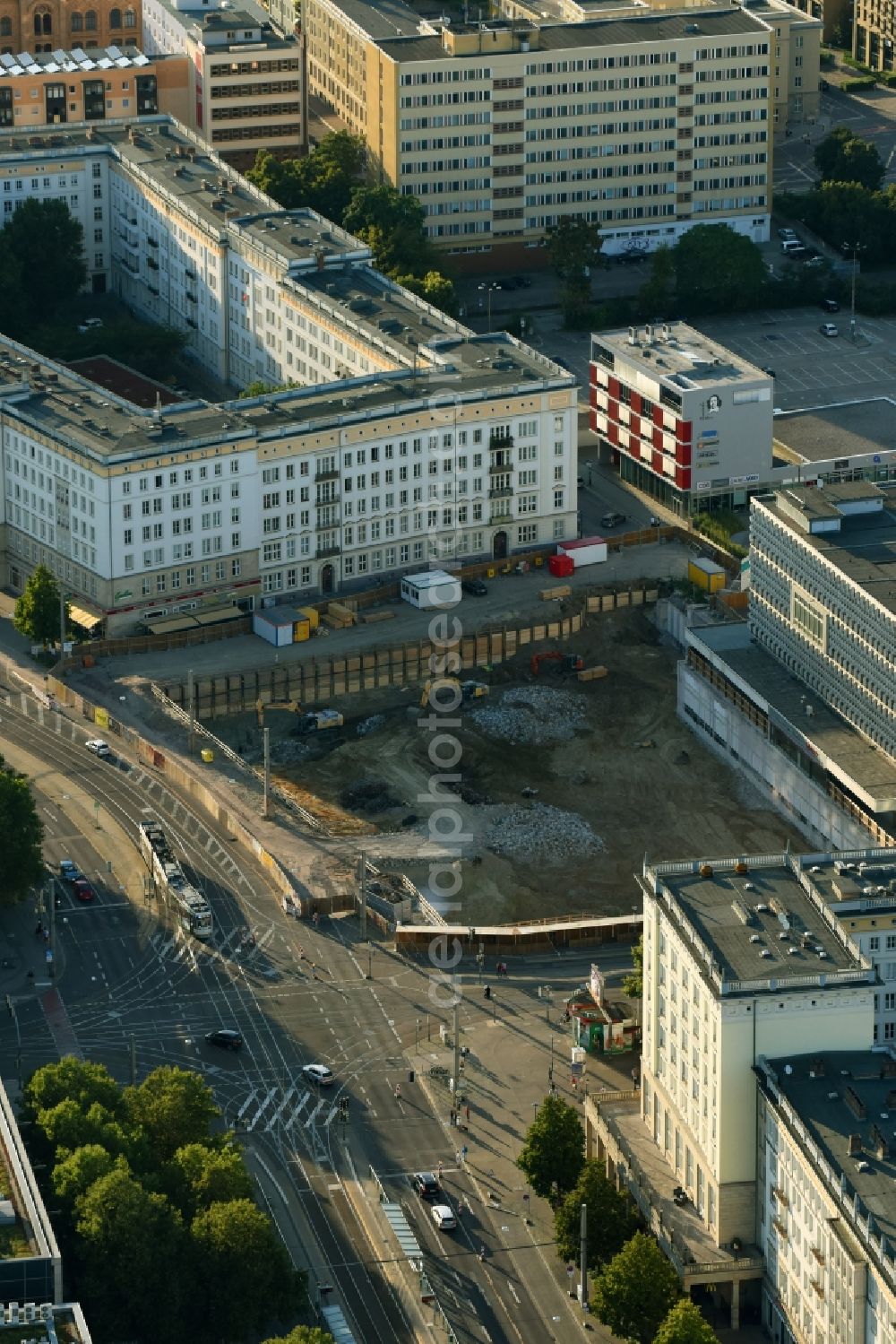 Magdeburg from above - Construction site to build a new office and commercial building of Staedtischen factorye Magdeburg on Ernst-Reuter-Allee corner Breiter Weg in the district Altstadt in Magdeburg in the state Saxony-Anhalt, Germany