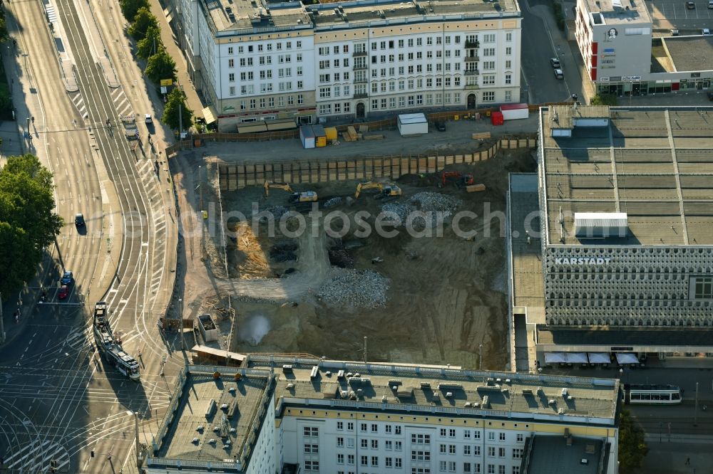 Magdeburg from the bird's eye view: Construction site to build a new office and commercial building of Staedtischen factorye Magdeburg on Ernst-Reuter-Allee corner Breiter Weg in the district Altstadt in Magdeburg in the state Saxony-Anhalt, Germany