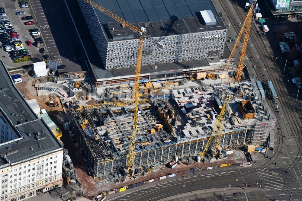 Magdeburg from the bird's eye view: Construction site to build a new office and commercial building of Staedtischen factorye Magdeburg on Ernst-Reuter-Allee corner Breiter Weg in the district Altstadt in Magdeburg in the state Saxony-Anhalt, Germany