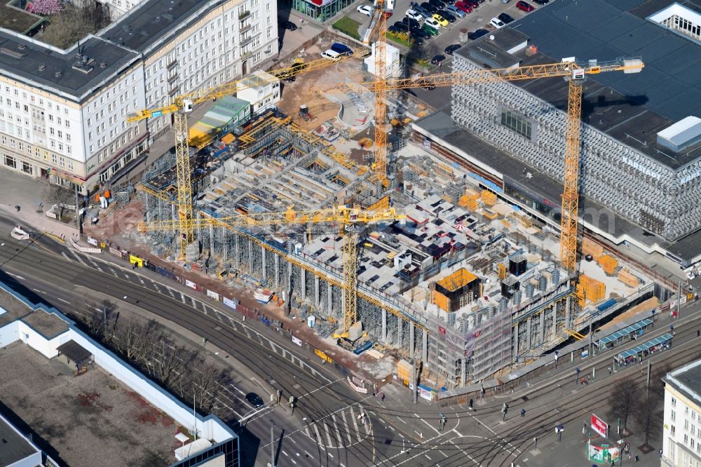 Magdeburg from above - Construction site to build a new office and commercial building of Staedtischen factorye Magdeburg on Ernst-Reuter-Allee corner Breiter Weg in the district Altstadt in Magdeburg in the state Saxony-Anhalt, Germany