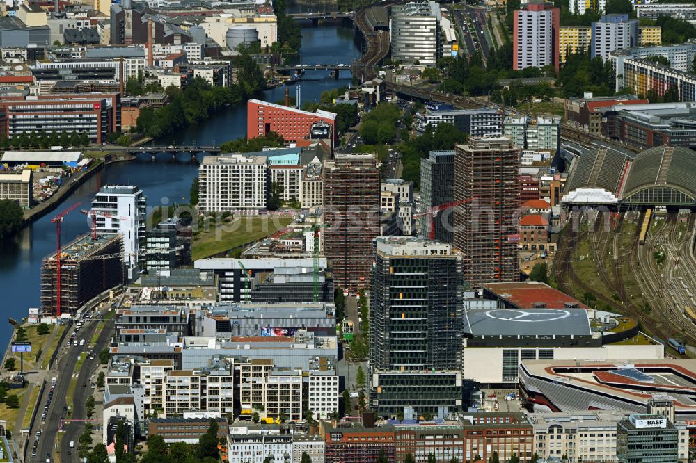 Berlin from the bird's eye view: Construction office and corporate management high-rise building Stream Tower on street Wanda-Kallenbach-Strasse in the district Friedrichshain in Berlin, Germany