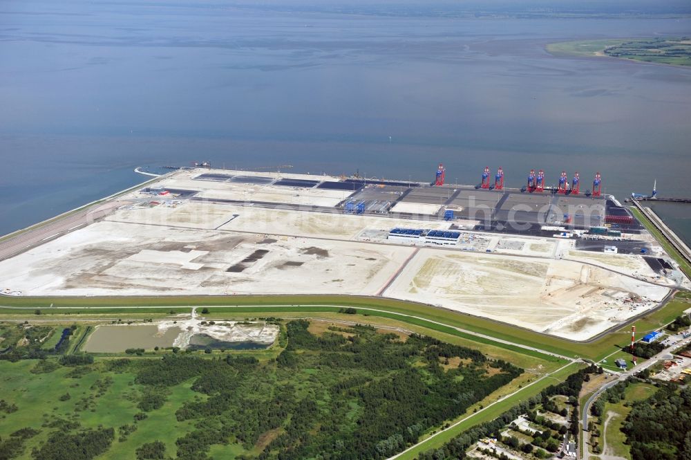 Aerial image Wilhelmshaven - Construction site of Container Terminal in the port of the international port of Jade Weser Port ( JWP ) on the North Sea in Wilhelmshaven in the state Lower Saxony, Germany