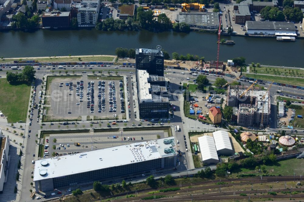 Berlin from the bird's eye view: View the new building of the new german headquarter of Mercedes-Benz Distribution Germany on the site of the project Media Spree in the district Kreuzberg-Friedrichshain in Berlin. Here combines the Mercedes-Benz Distribution Germany the existing Berlin locations in a new property that is planned and built by CA Immo. CA Immo joins the project both as a client as well as an investor. Operating construction enterprise is the company Züblin