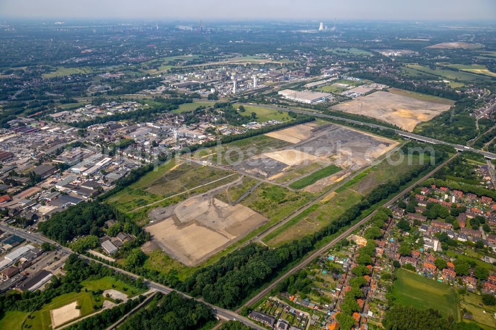 Oberhausen from the bird's eye view: Construction site for a warehouse and forwarding building of Edeka-Zentrallager on Waldteichstrasse in Gewerbegebiet Weierheide in Oberhausen in the state North Rhine-Westphalia, Germany