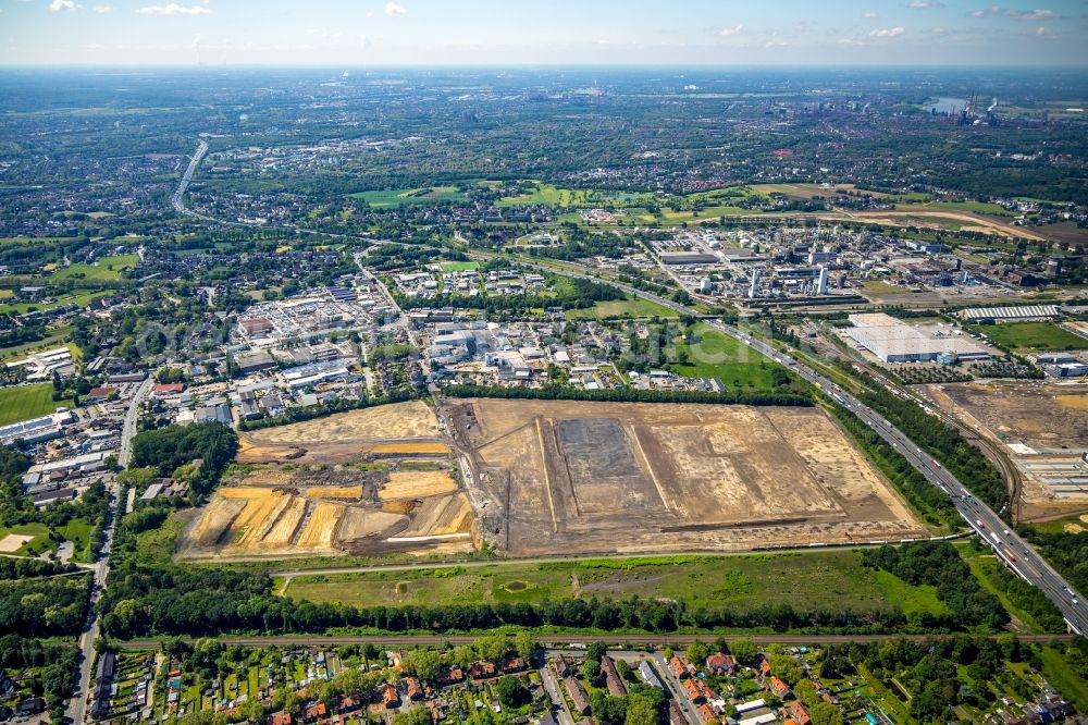 Oberhausen from the bird's eye view: Construction site for a warehouse and forwarding building of Edeka-Zentrallager on Waldteichstrasse in Gewerbegebiet Weierheide in Oberhausen in the state North Rhine-Westphalia, Germany