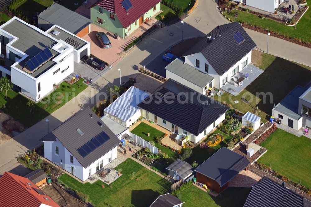 Magdeburg from the bird's eye view: View at the new built single family house settlement Am Birnengarten in the district Ottersleben in Magdeburg in the federal state Saxony-Anhalt. Responsible for the developement is the MAWOG Grundstücks GmbH