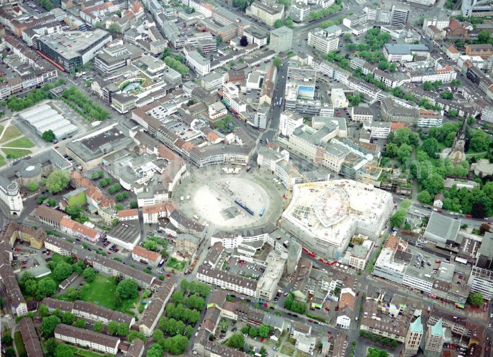 Kassel from above - Construction site of building of the shopping center City-Point Kassel of ECE on Koenigsplatz in Kassel in the state Hesse