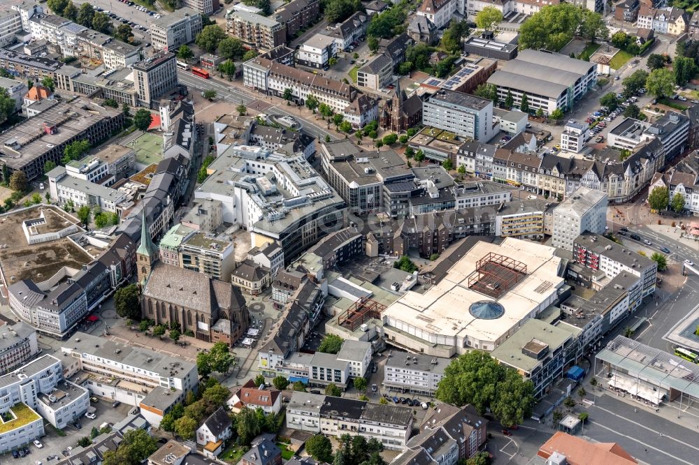 Bottrop from above - Construction site for the new building complex of the shopping mall Kaufhaus Moses on Hansastrasse - at the horse market and church building of the Propsteikirche St. Cyriakus in Bottrop in the state North Rhine-Westphalia, Germany