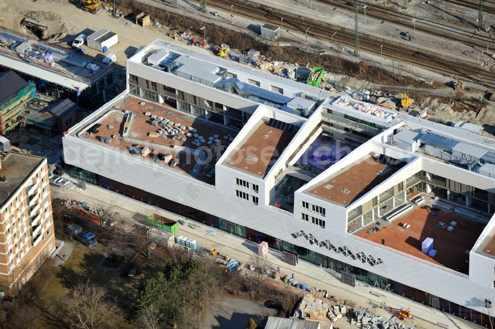 Aerial image München-Pasing - Baustelle / Neubau des Einkaufszentrums Pasing Arcaden, an der Bäckerstraße Ecke Kaflerstraße, sieben Tage vor der Eröffnung direkt am Bahnhof München-Pasing in Bayern. Ein Projekt der mfi management für immobilien AG.