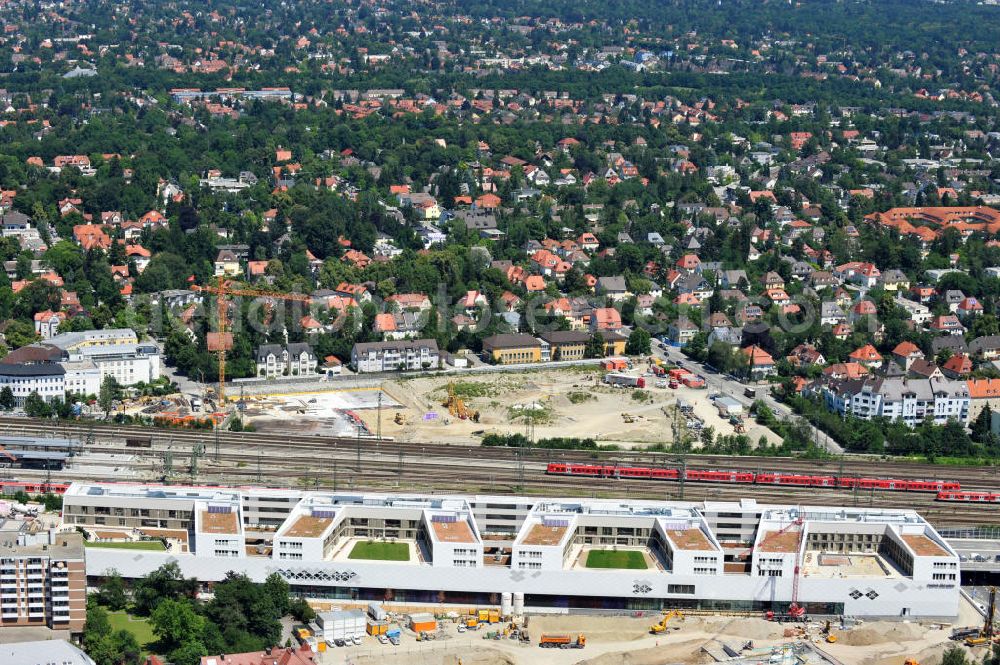 Aerial image München Pasing - Baustelle / Neubau des Einkaufszentrums Pasing Arcaden, an der Bäckerstraße Ecke Kaflerstraße, sieben Tage vor der Eröffnung direkt am Bahnhof München-Pasing in Bayern. Ein Projekt der mfi management für immobilien AG.