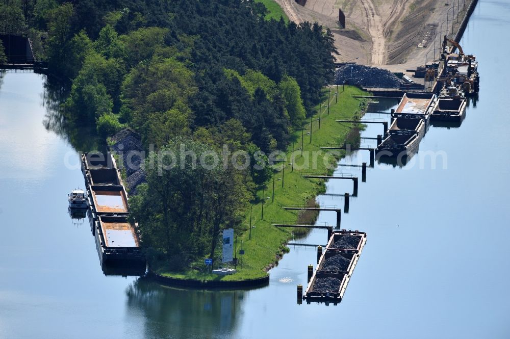 Niederfinow from above - Blick auf die Baustelle vom Neubau des Schiffshebewerk Niederfinow Nord durch die DSD Brückenbau GmbH, die Johann Bunte Bauunternehmung GmbH & Co. KG , Bilfinger Berger Ingenieurbau GmbH und die Siemag GmbH. The new building of the boat lift Niederfinow.