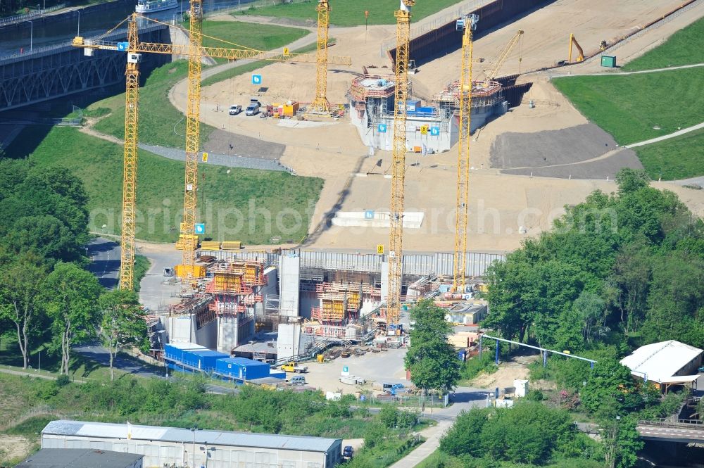 Aerial image Niederfinow - Blick auf die Baustelle vom Neubau des Schiffshebewerk Niederfinow Nord durch die DSD Brückenbau GmbH, die Johann Bunte Bauunternehmung GmbH & Co. KG , Bilfinger Berger Ingenieurbau GmbH und die Siemag GmbH. The new building of the boat lift Niederfinow.