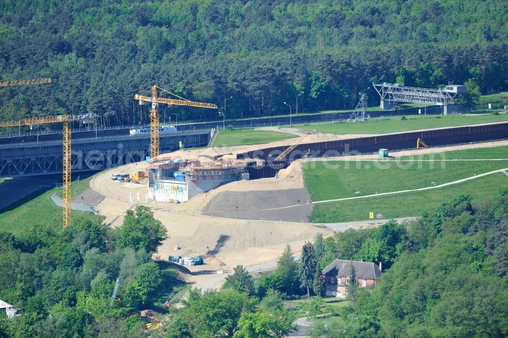 Aerial image Niederfinow - Blick auf die Baustelle vom Neubau des Schiffshebewerk Niederfinow Nord durch die DSD Brückenbau GmbH, die Johann Bunte Bauunternehmung GmbH & Co. KG , Bilfinger Berger Ingenieurbau GmbH und die Siemag GmbH. The new building of the boat lift Niederfinow.